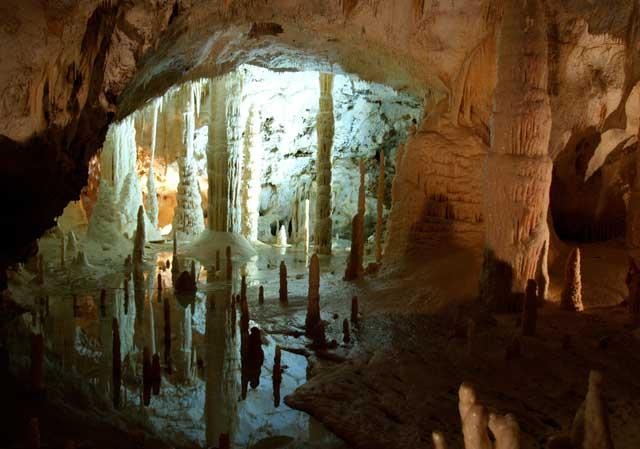 Grotte di Stiffe - RADIO TAXI L'AQUILA